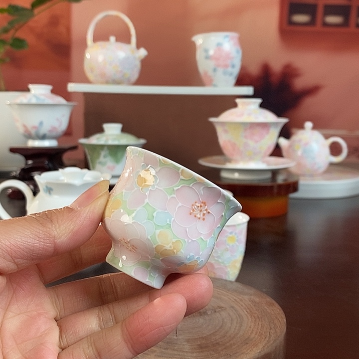 万花釉下手绘品茗杯