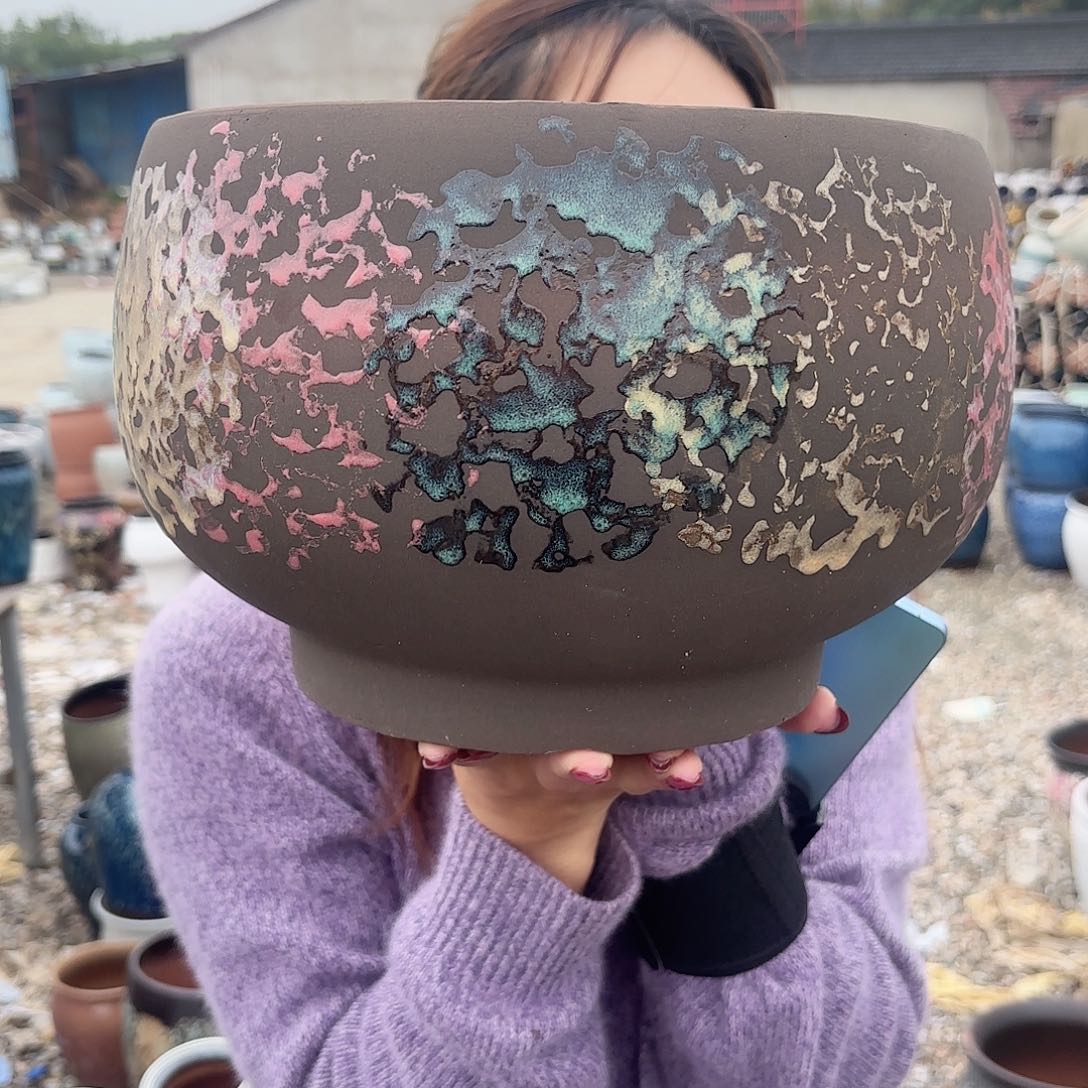 口径26高19一个油画