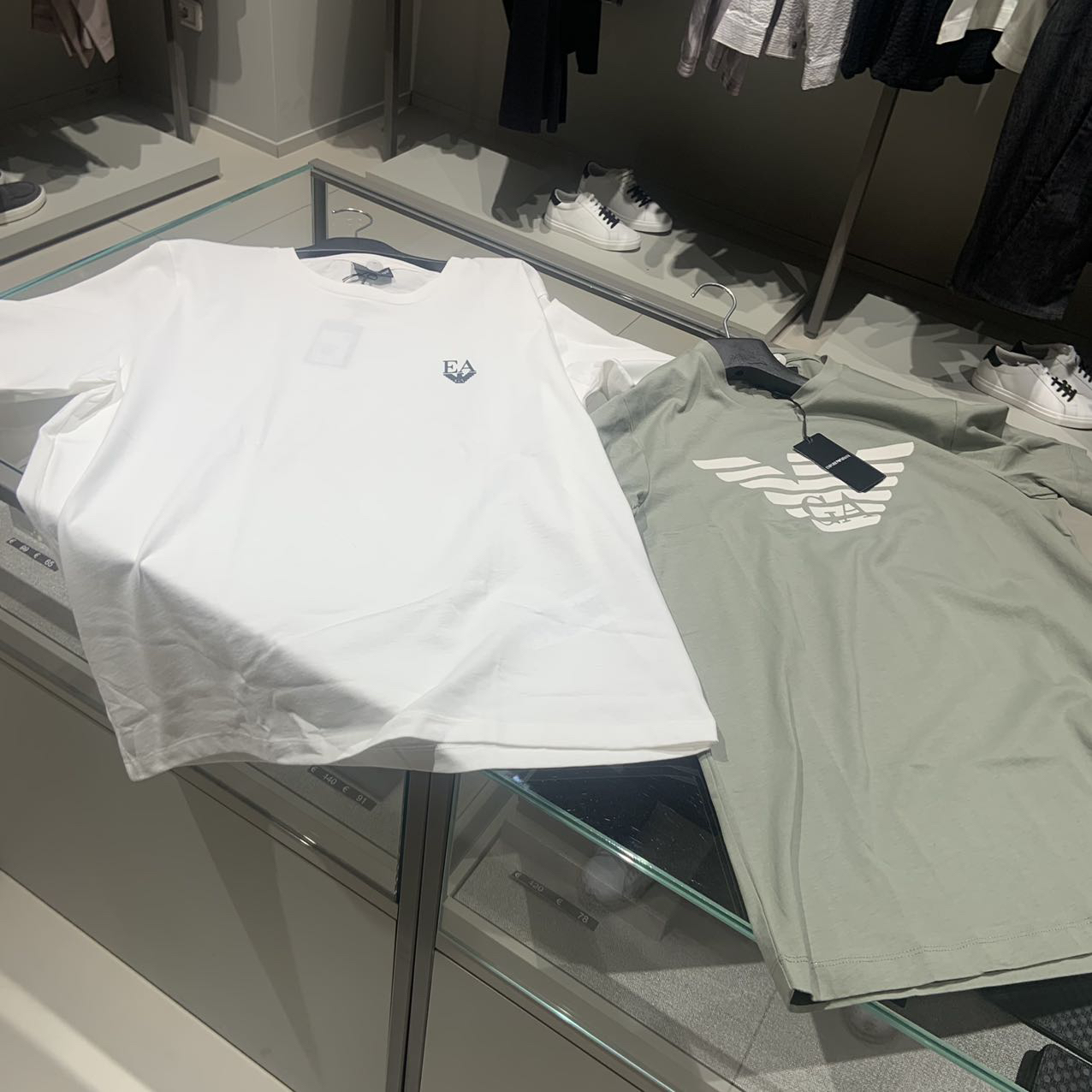 全新未使用 GIORGIO ARMANI/阿玛尼 男士短袖EA多色