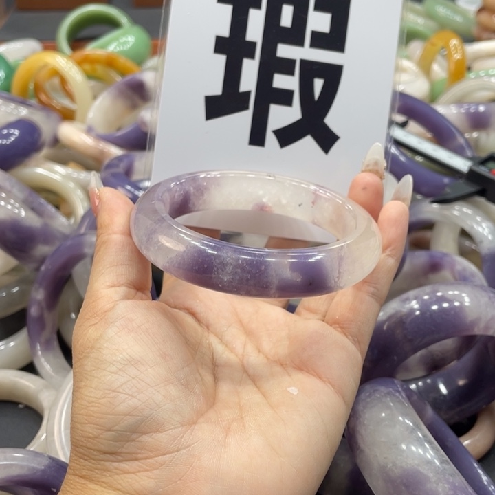 夕***彩石英质玉未镶嵌珠宝奇石