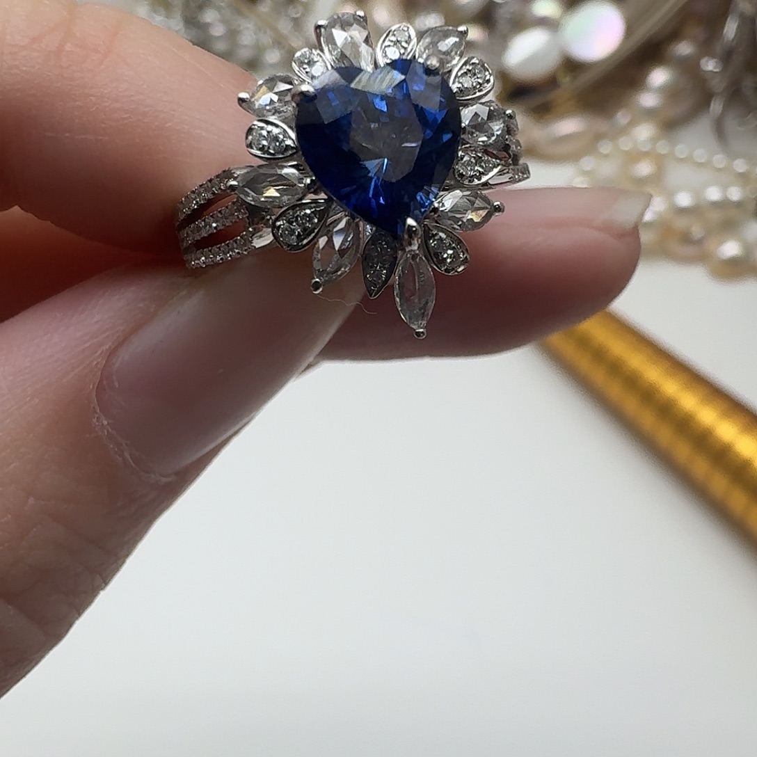 戒指蓝宝石18K金镶嵌