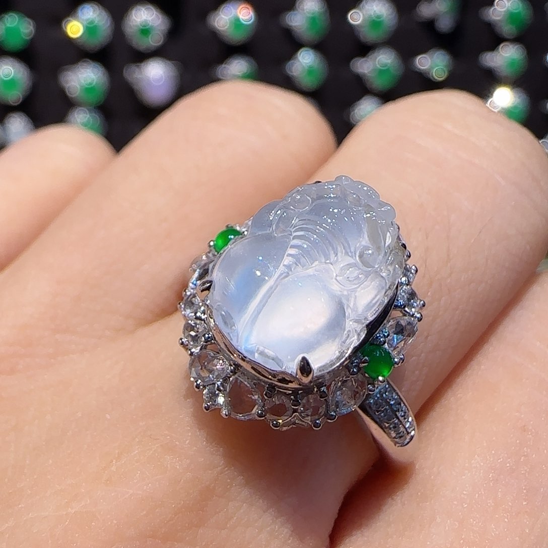 翡翠戒指18K金镶嵌貔貅