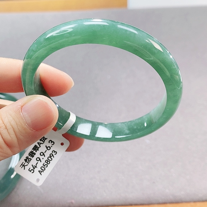 【闪购商品】翡翠手镯（圆镯）未镶嵌