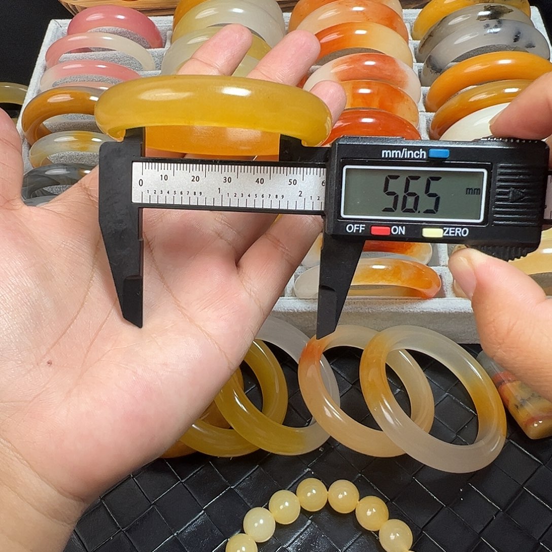 石英质玉（黄龙玉）未镶嵌手镯