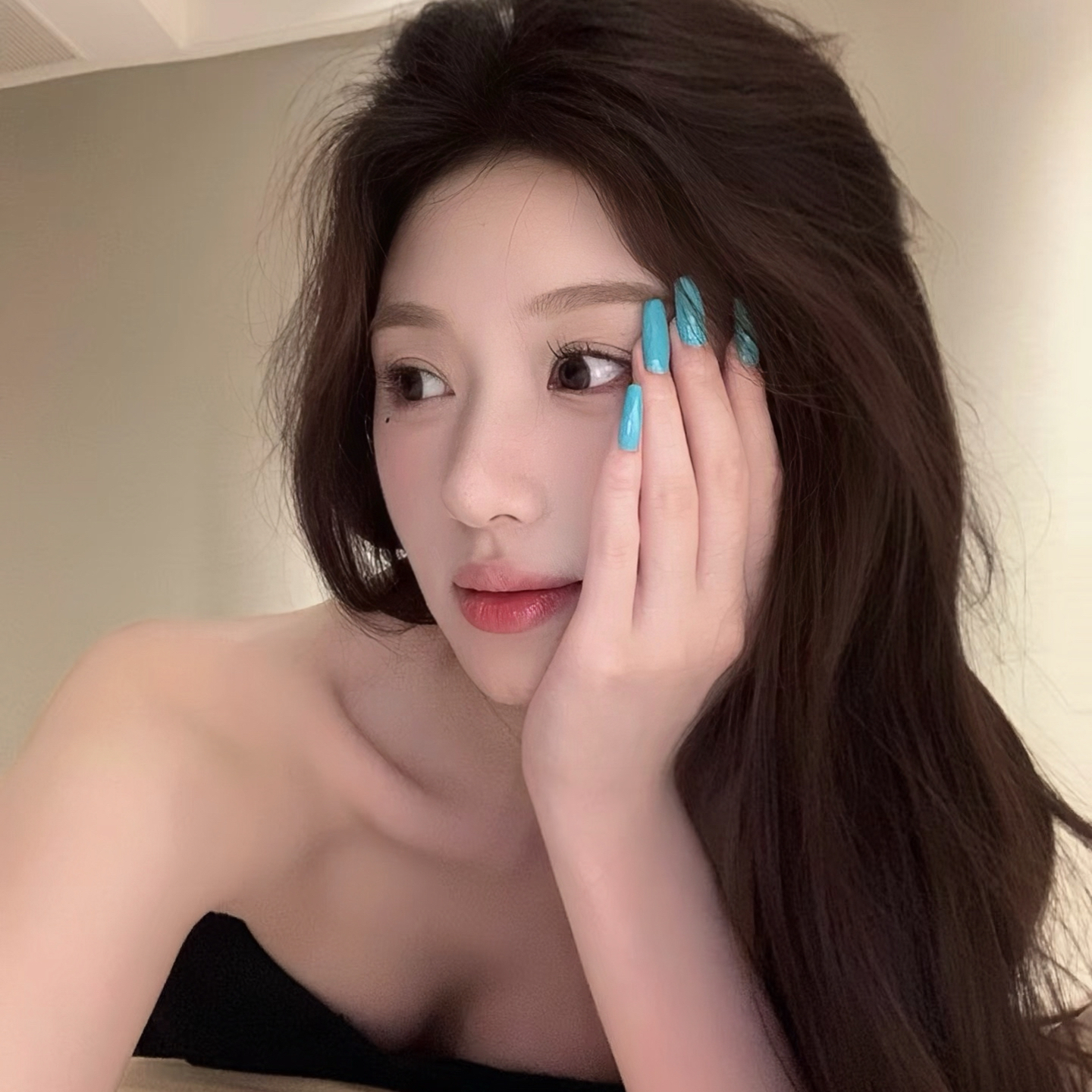 2025年新款蓝绿色纯手工穿戴甲中长款高级感显白纯色婚纱美甲贴片