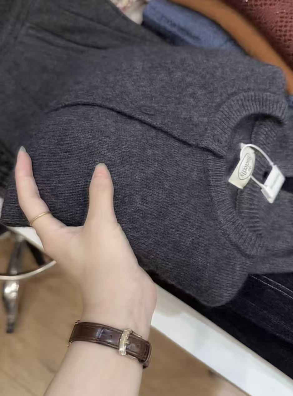 七言家新品！#绒感檀木灰软糯女士毛衣开衫109