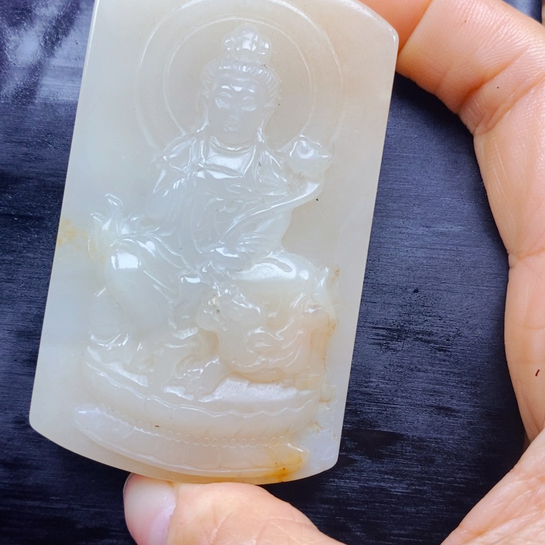 石英质玉（黄龙玉）颈饰未镶嵌