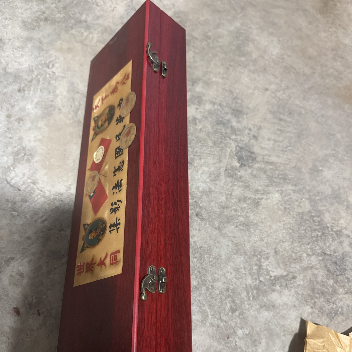 大红盒摆件一个摆件链接