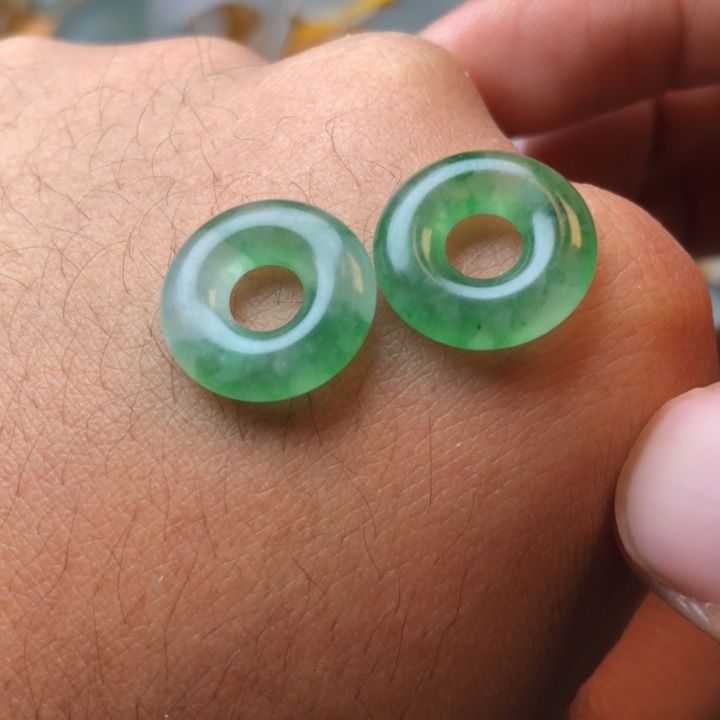 定制翡翠未镶嵌h****n挂件