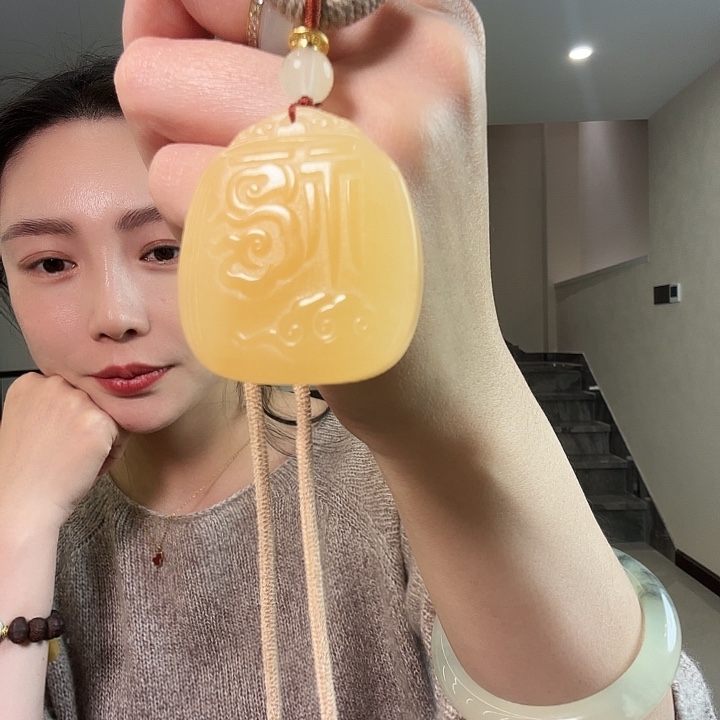 晴***朗查罗石未镶嵌颈饰项链