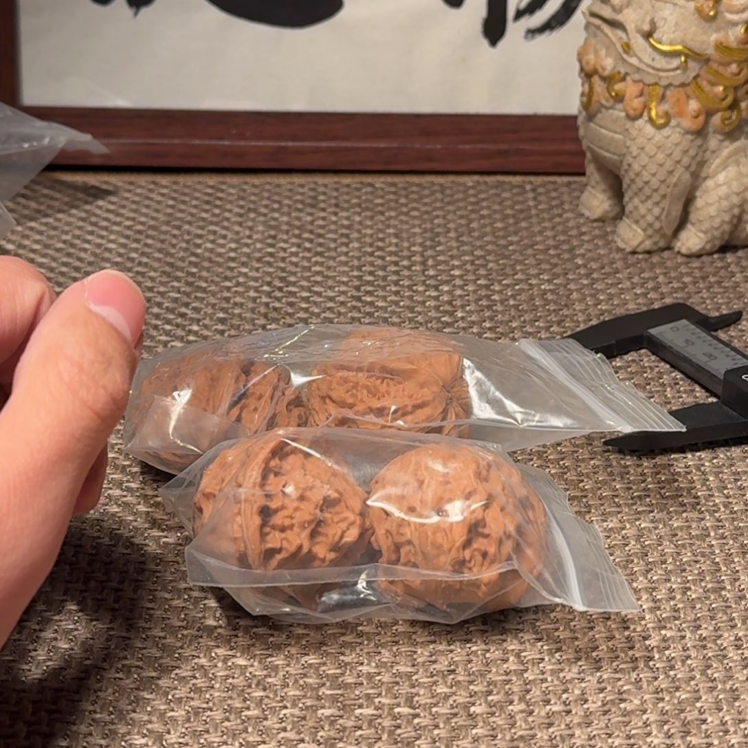 吊坠文玩核桃耳钉等的颜色搭配的好到没衣服了也