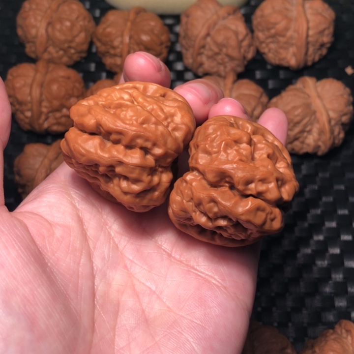 文玩核桃把件深开