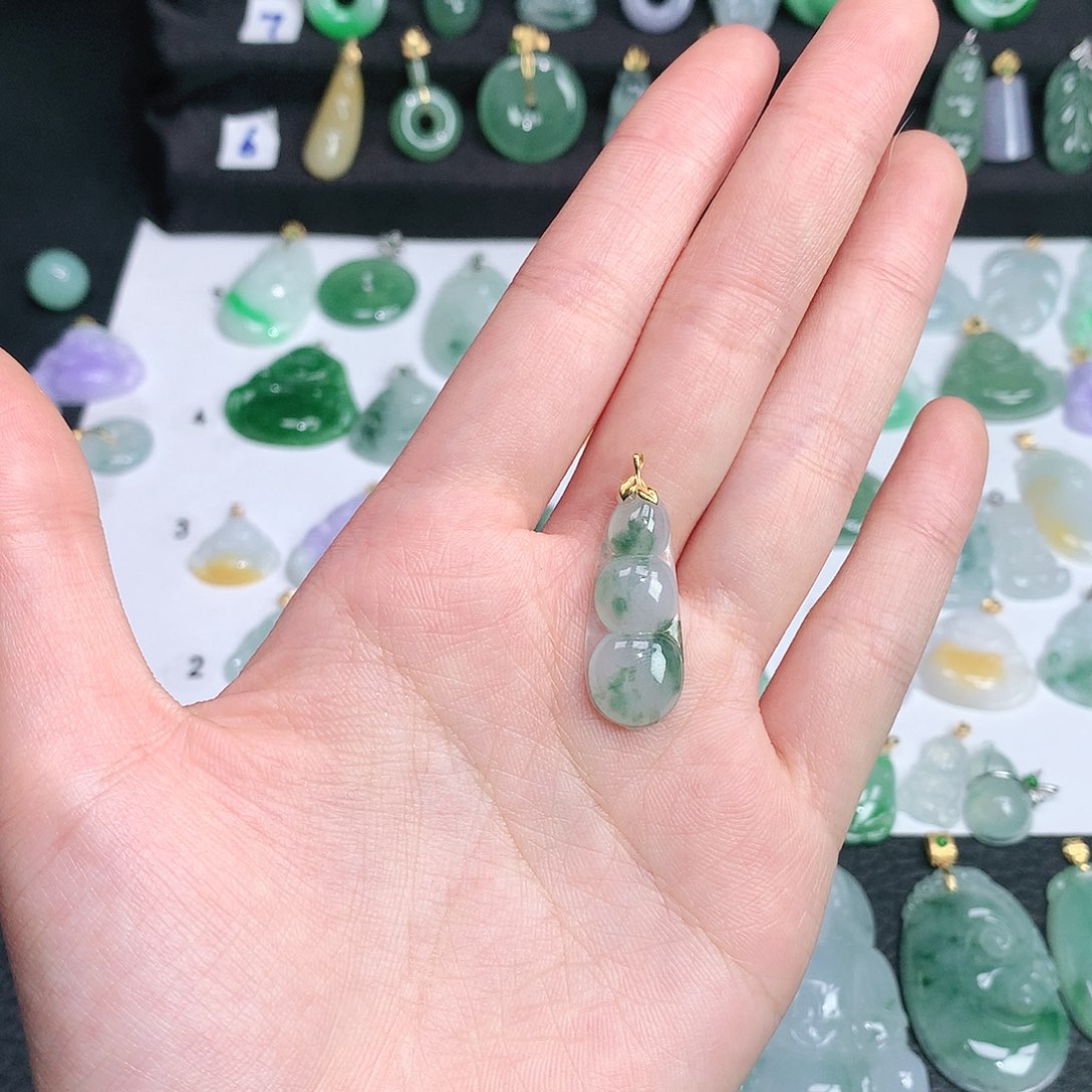 翡翠颈饰未镶嵌翡翠