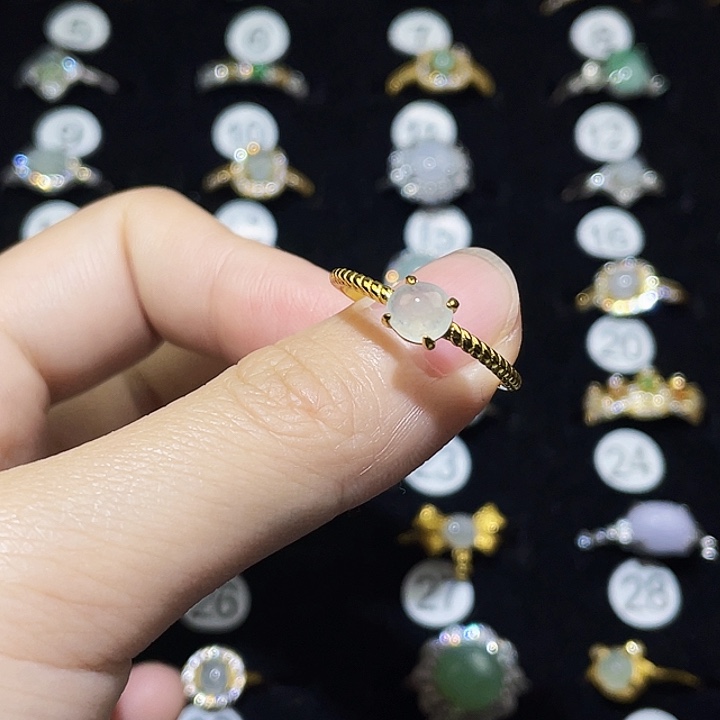 翡翠未镶嵌戒指戒指