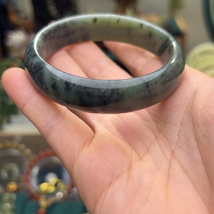 和田玉手镯未镶嵌56圈围8186