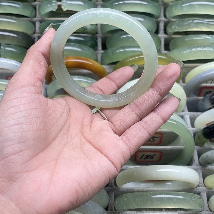 蛇纹石玉未镶嵌手镯189