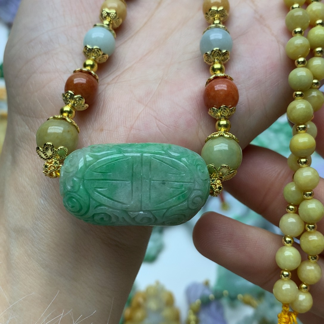 翡翠颈饰未镶嵌翡翠