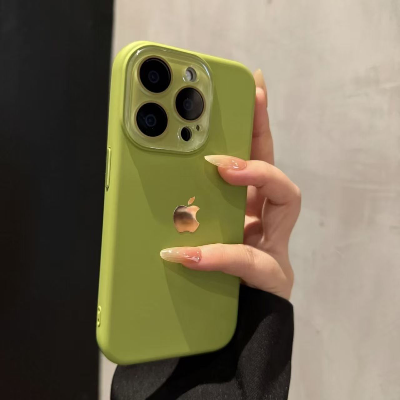 液态硅䂭内置绒布适用苹果16promax手机壳iPhone15镜头14全包1312