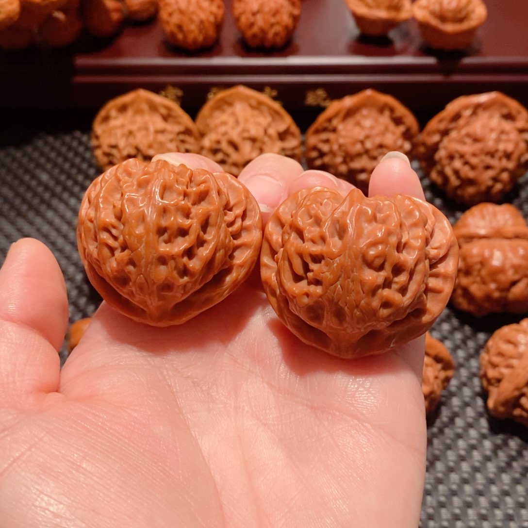 文玩核桃把件宫灯