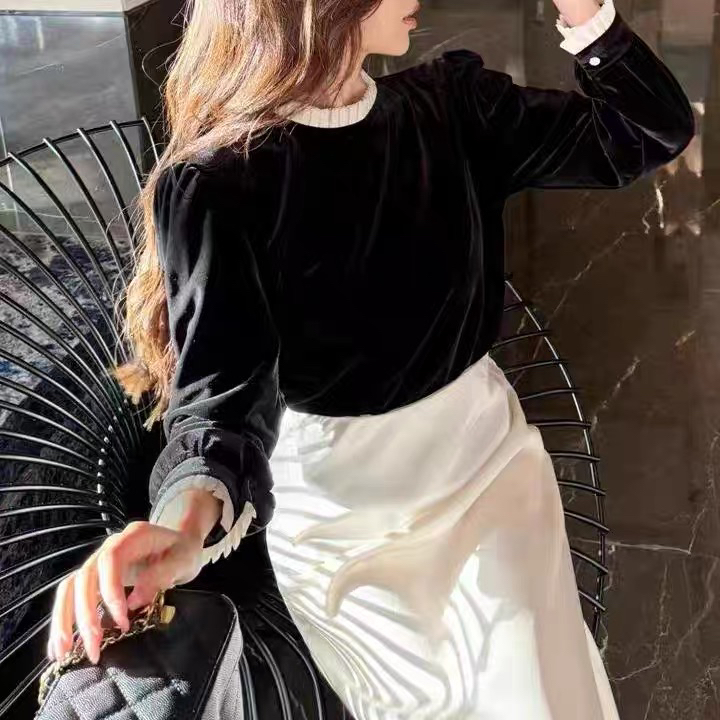 妮姐家新款丝绒拼接袖上衣
