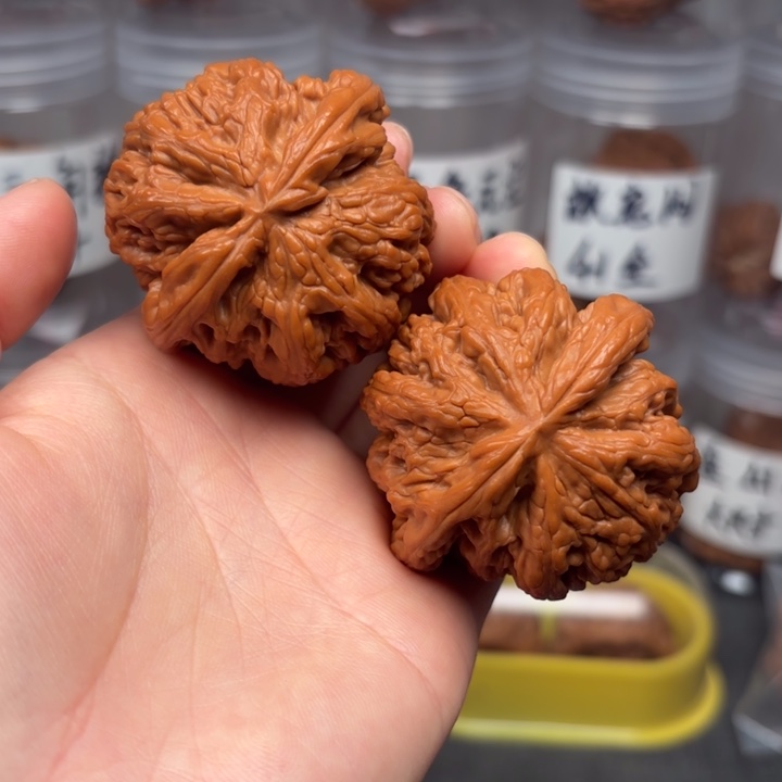 吊坠桃核49大粗筋