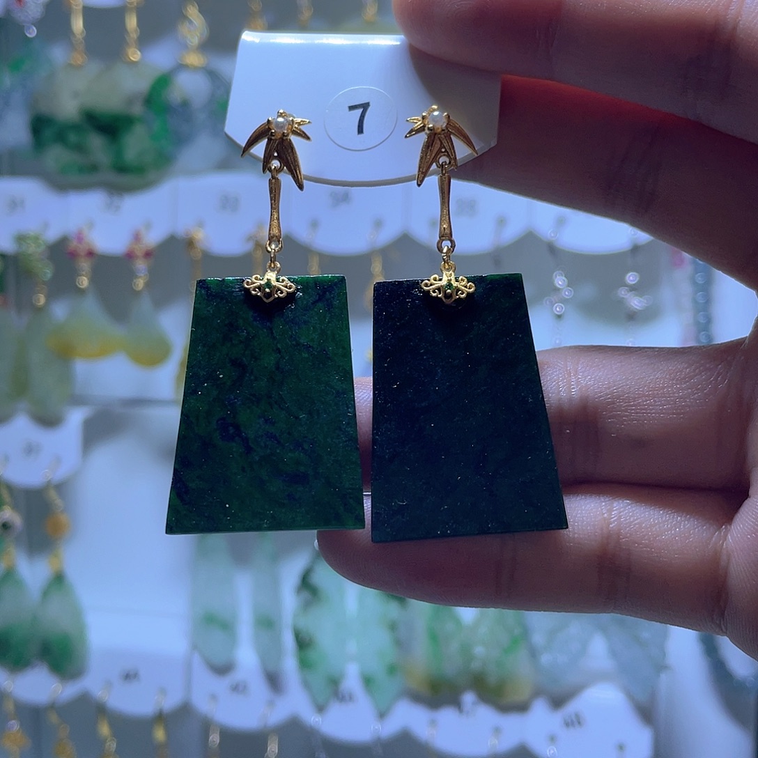 翡翠未镶嵌耳饰翡翠