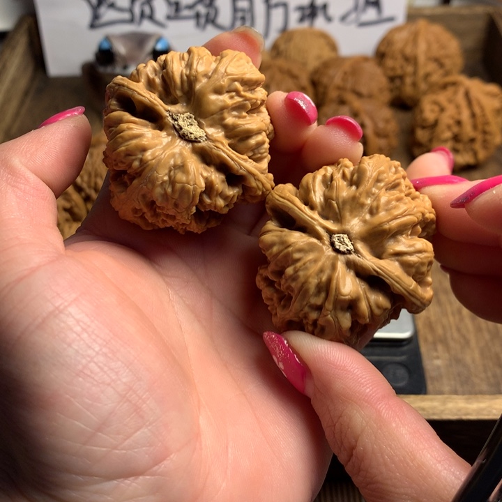 文玩核桃吊坠陌*人粗筋