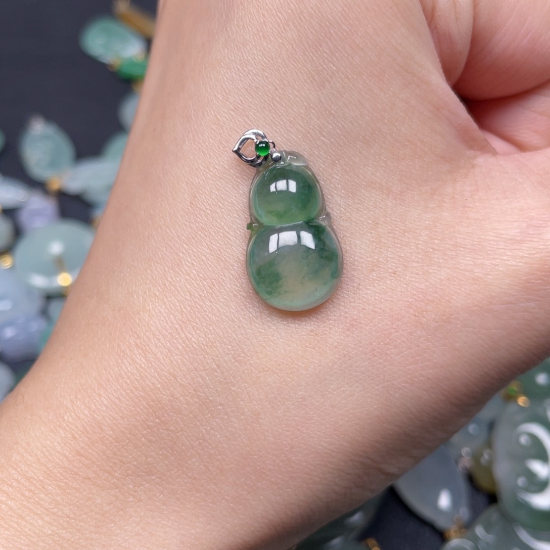 翡翠颈饰18K金镶嵌翡翠