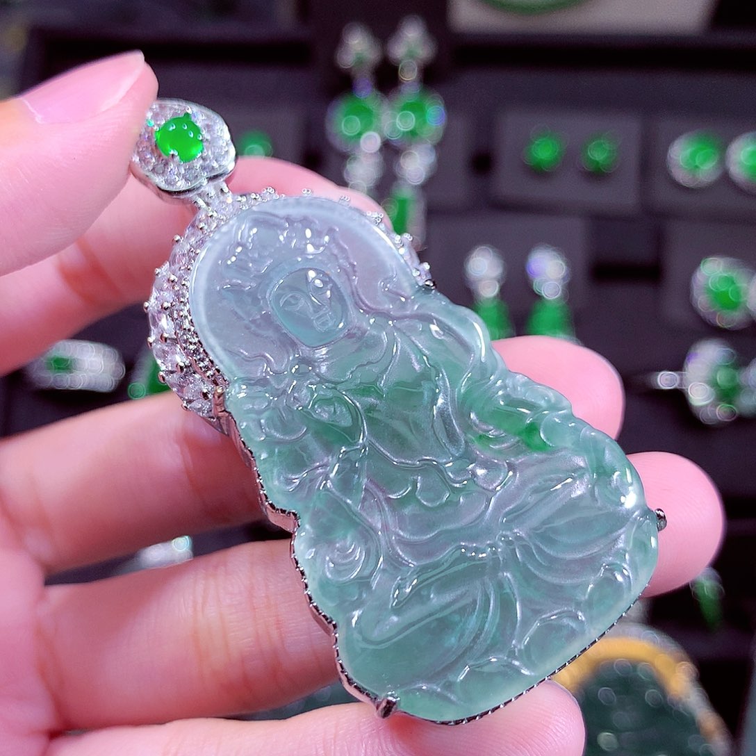 颈饰未镶嵌翡翠天然