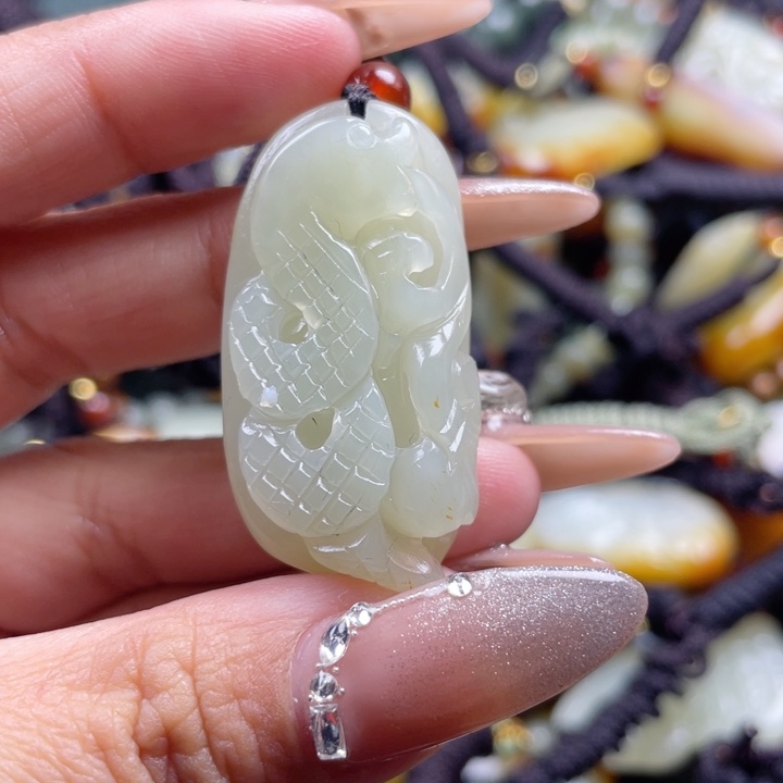 和田玉颈饰未镶嵌