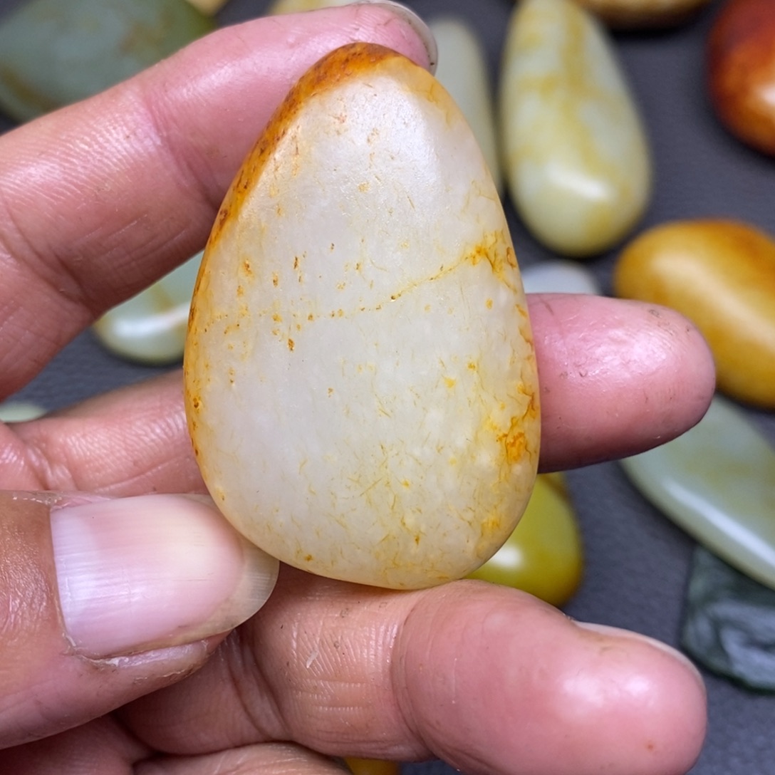 和田玉（糖玉）挂件未镶嵌