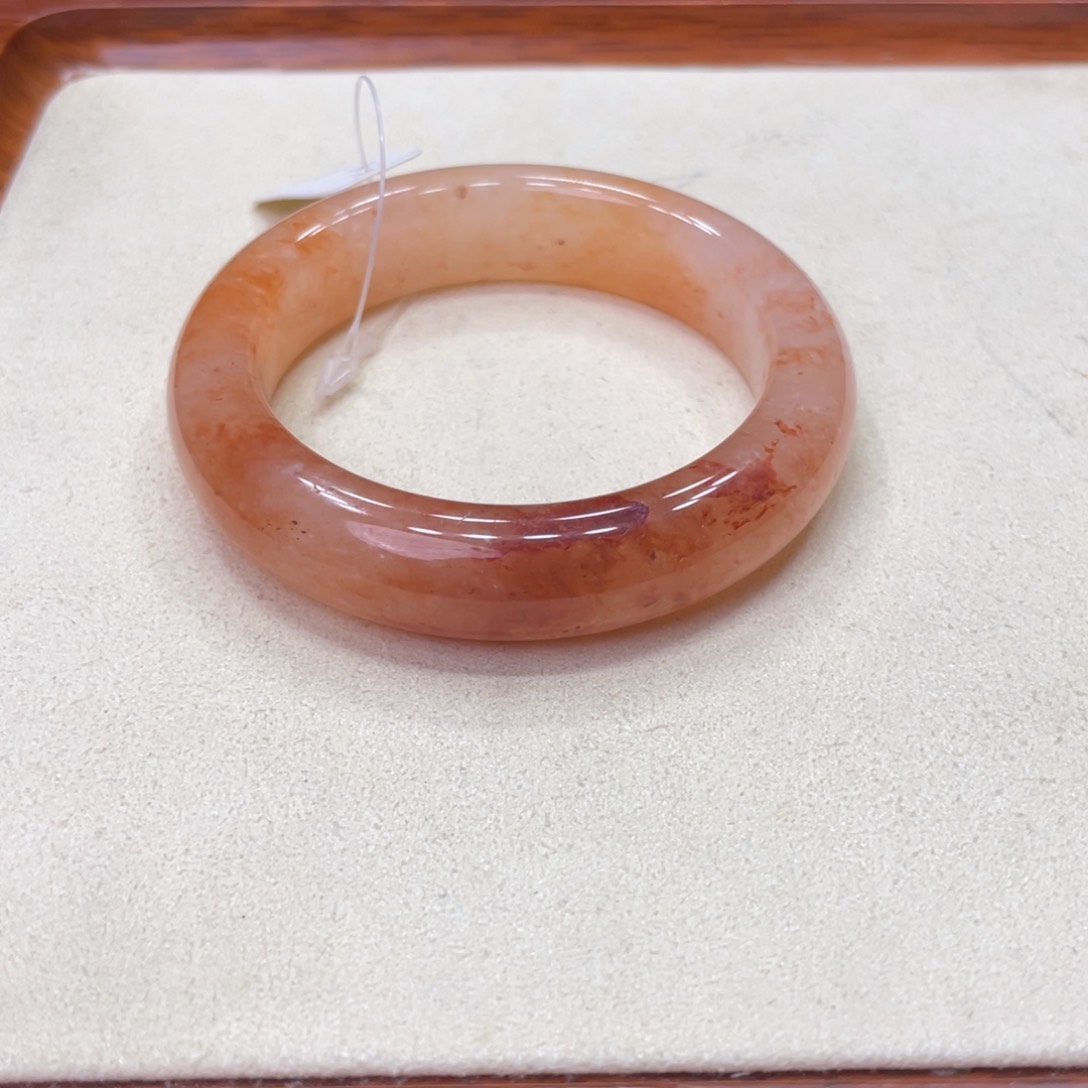 未镶嵌手镯石英岩玉