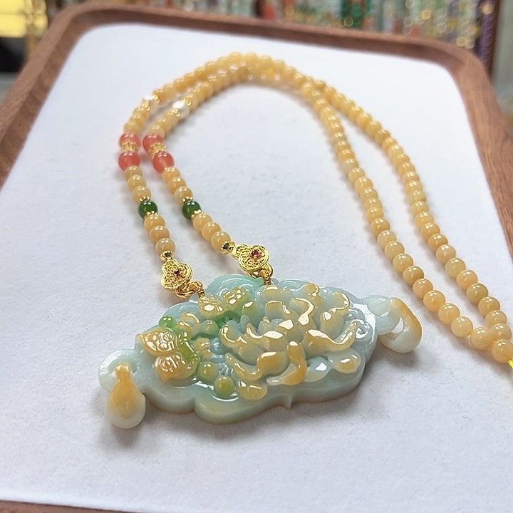 翡翠未镶嵌颈饰吊坠