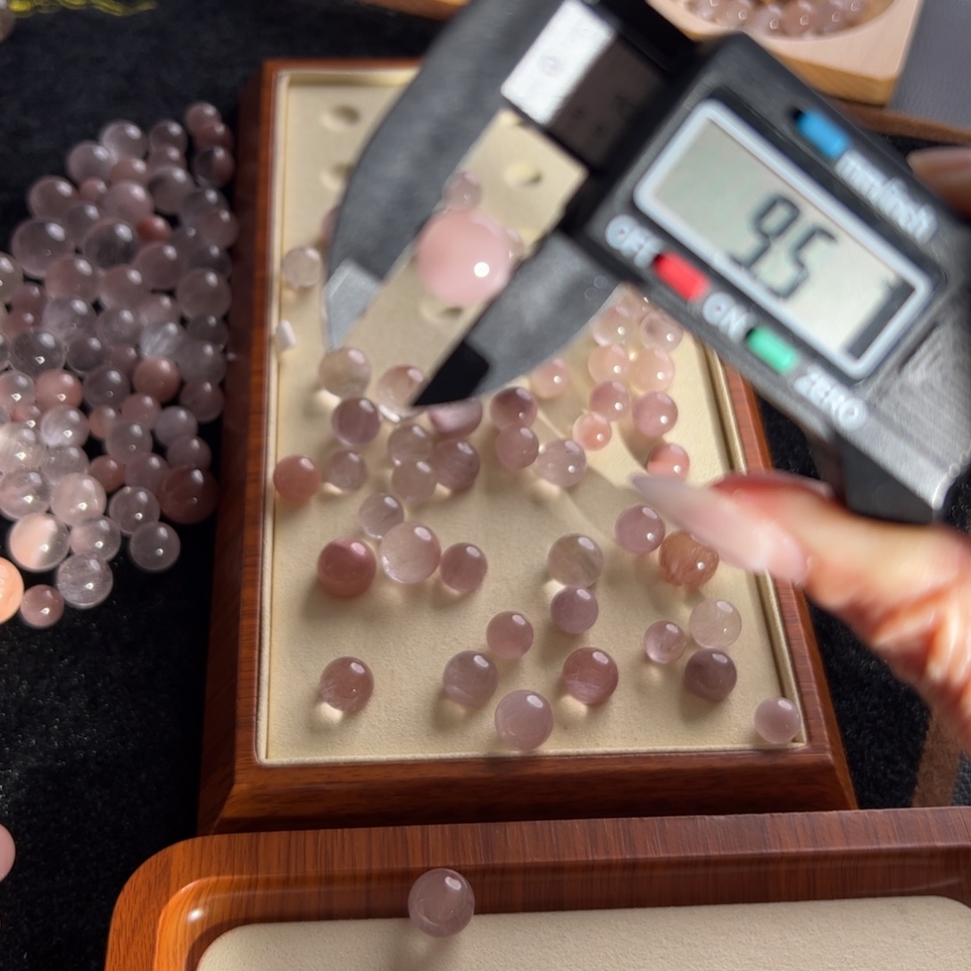 眨****手链未镶嵌水晶9.5m定制通孔不退不换