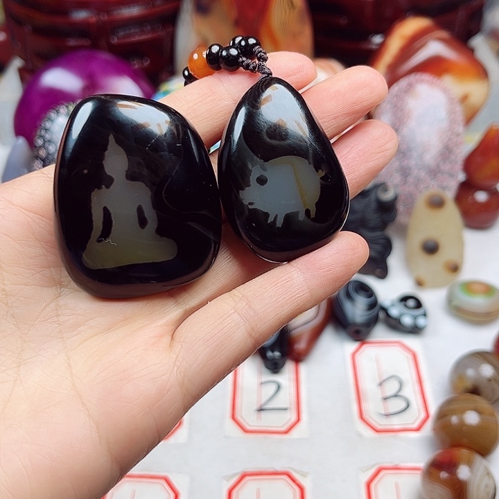 无***回玛瑙/玉髓未镶嵌珠宝奇石