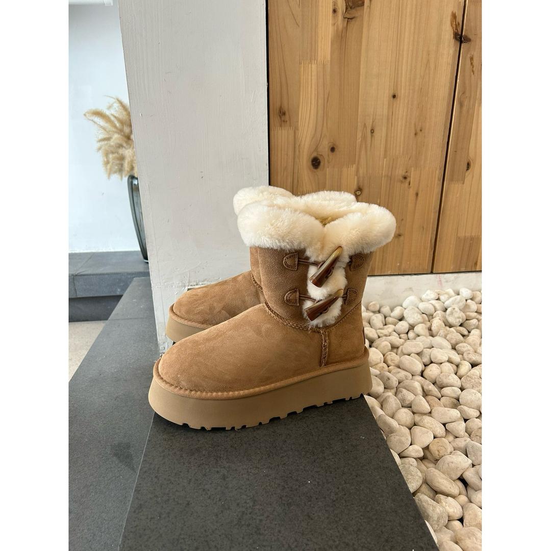 【牛角扣二粒扣】羊皮毛一体女士雪地靴冬季保暖防寒时尚百搭韩版