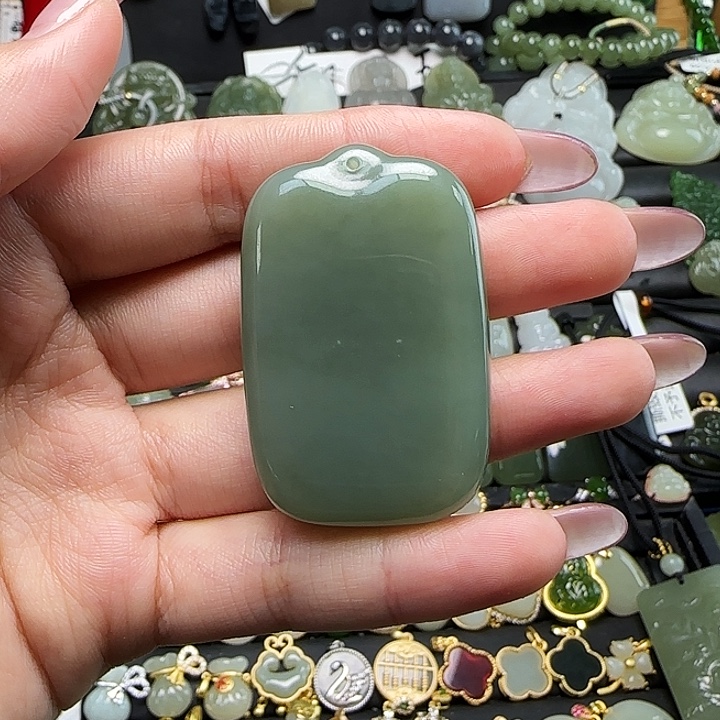 *****和田玉未镶嵌颈饰