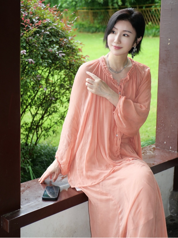 真丝顺纡绉排扣系带宽松法式木耳边花边领衬衫松紧半裙套装