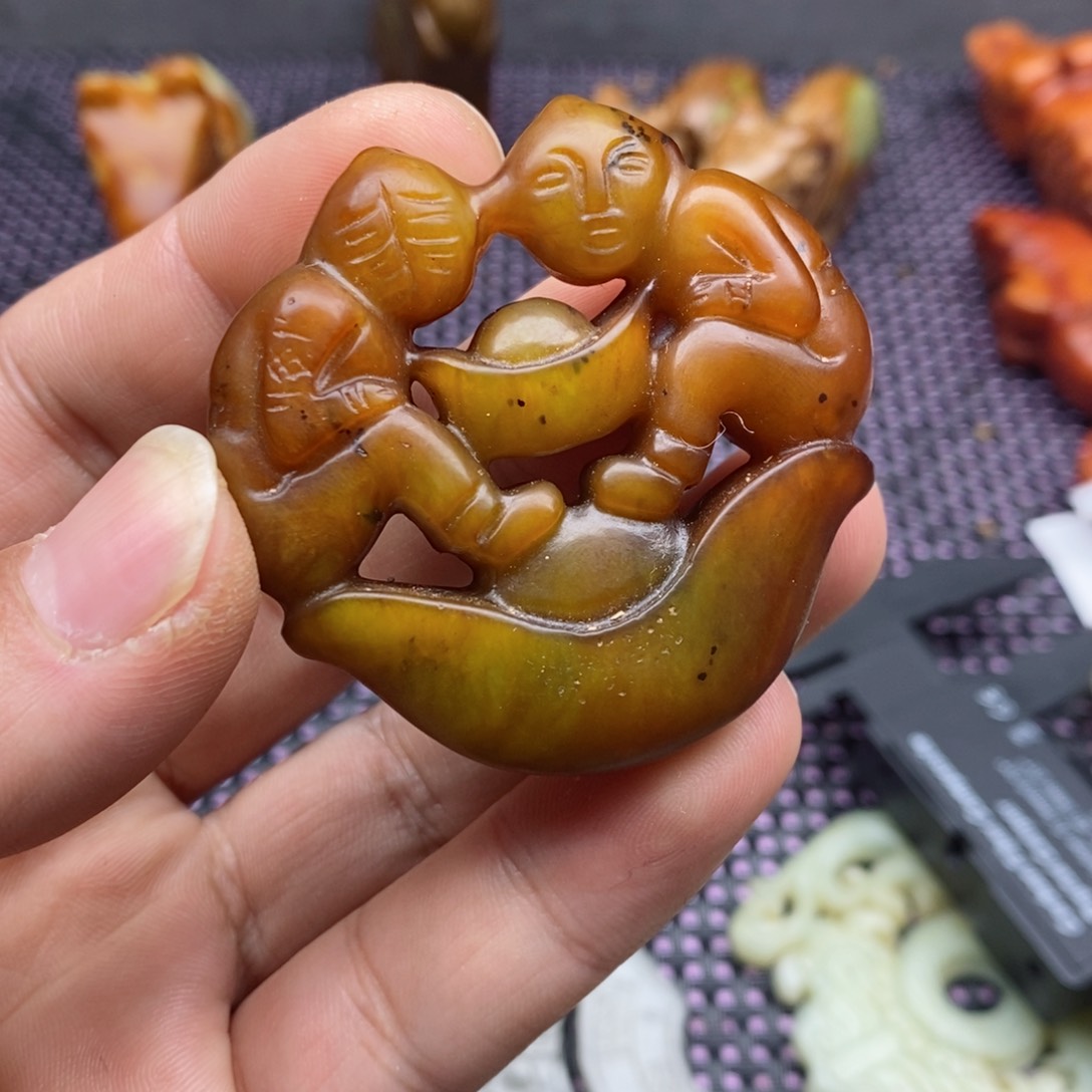 蛇纹石玉颈饰未镶嵌