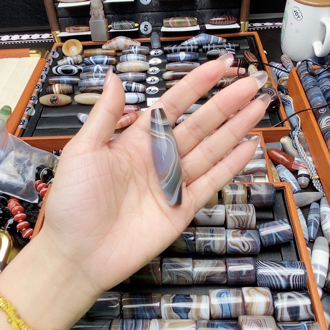 合金颈饰玛瑙/玉髓一**云