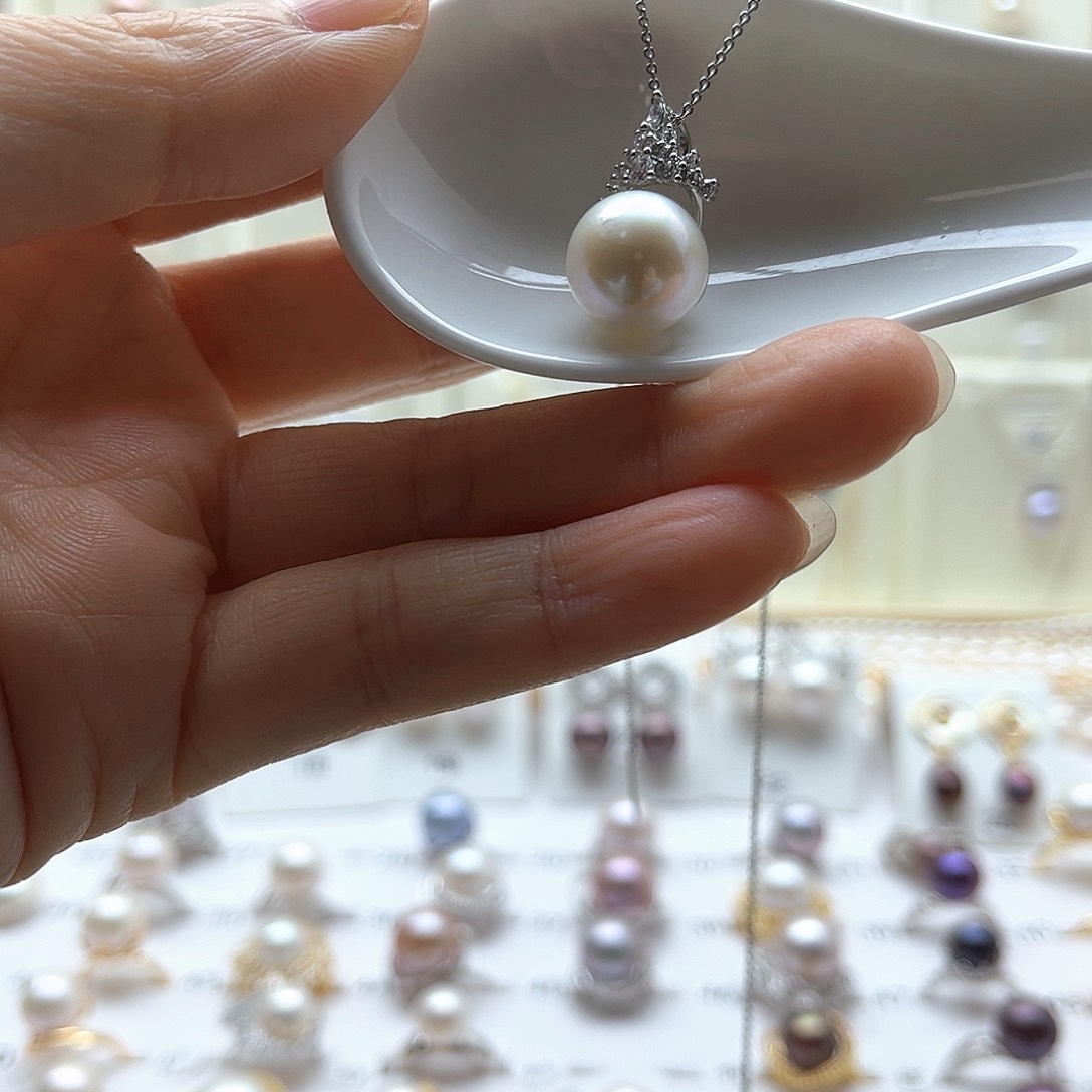 淡水珍珠颈饰合金