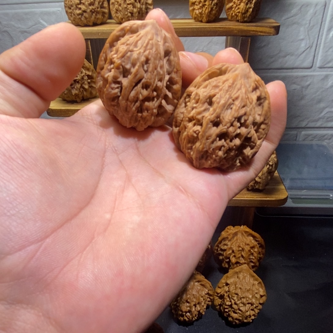 文玩核桃吊坠高桩虎头37+