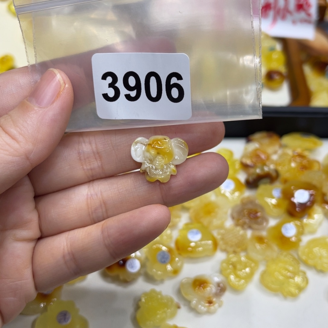 琥珀珠宝奇石未镶嵌