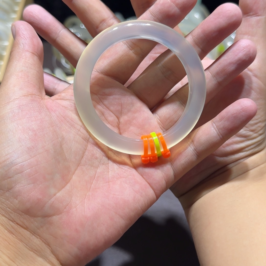 ****玛瑙/玉髓手镯未镶嵌