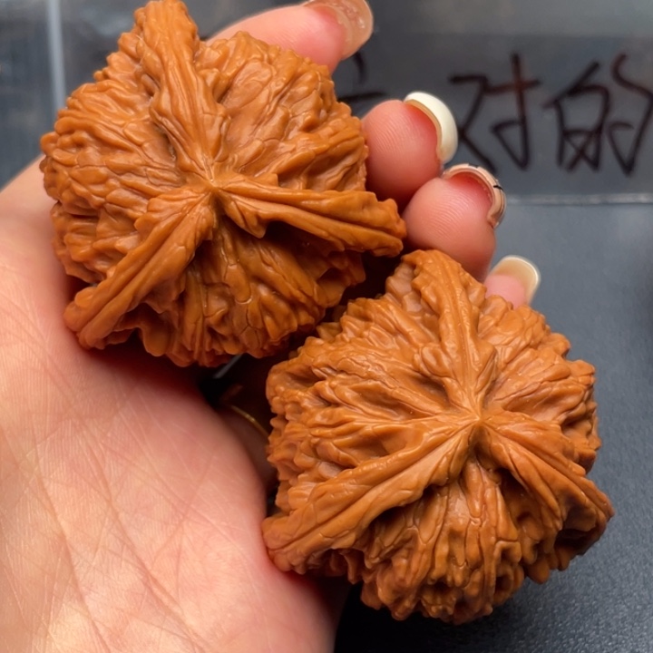 青***天吊坠文玩核桃白狮子