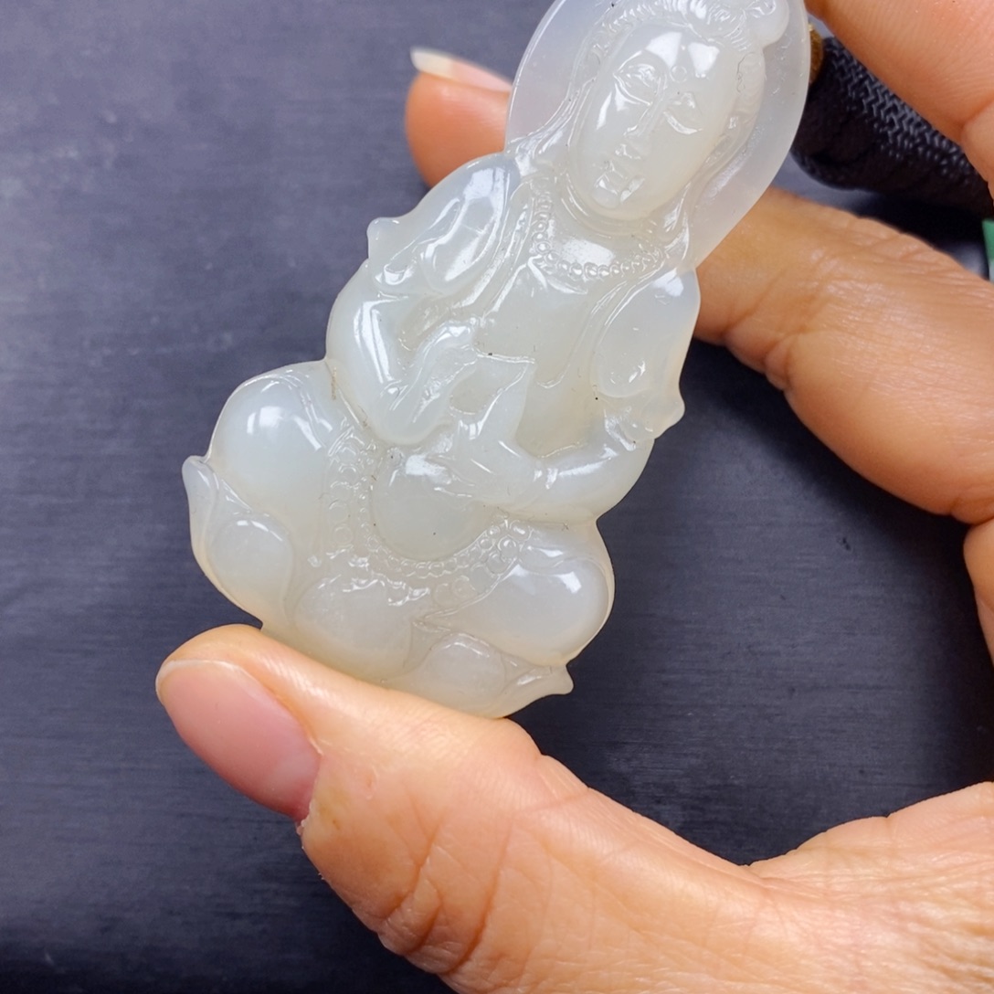 石英质玉（黄龙玉）颈饰未镶嵌