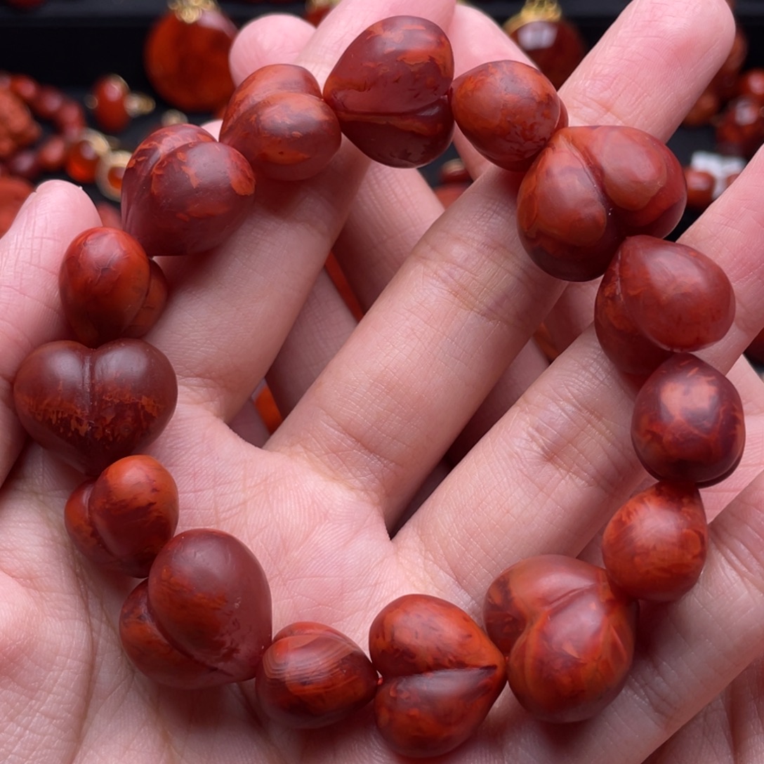 南红玛瑙未镶嵌珠宝奇石屁桃手串