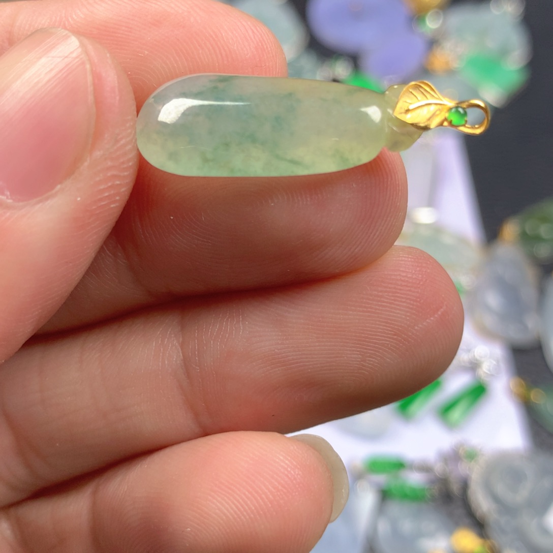 【闪购商品】翡翠颈饰18K金镶嵌翡翠