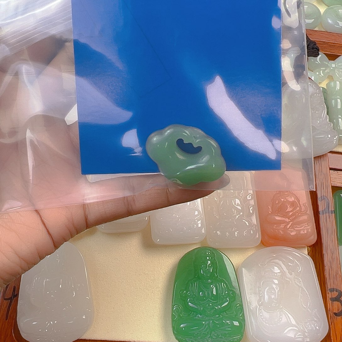 颈饰合金石英质玉