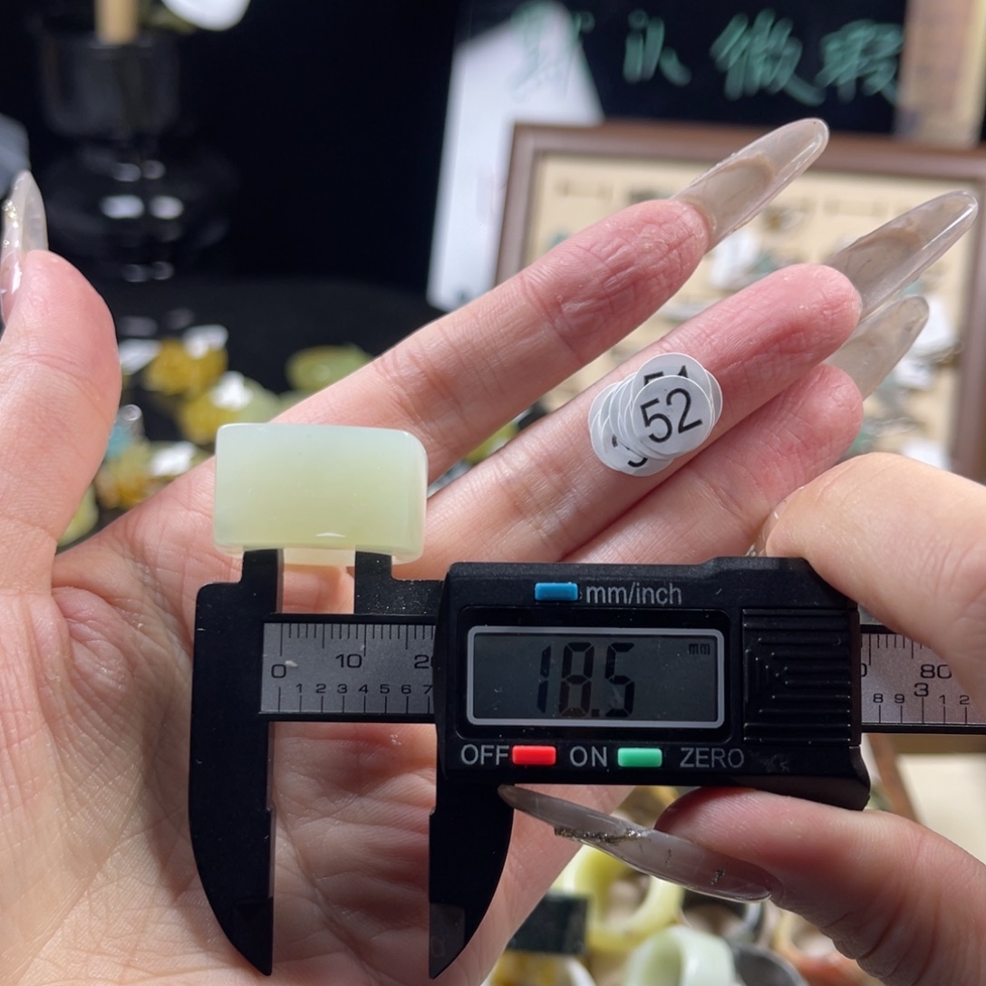 蛇纹石玉未镶嵌戒指